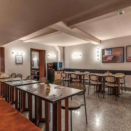 Ξενοδοχείο Madison 3*